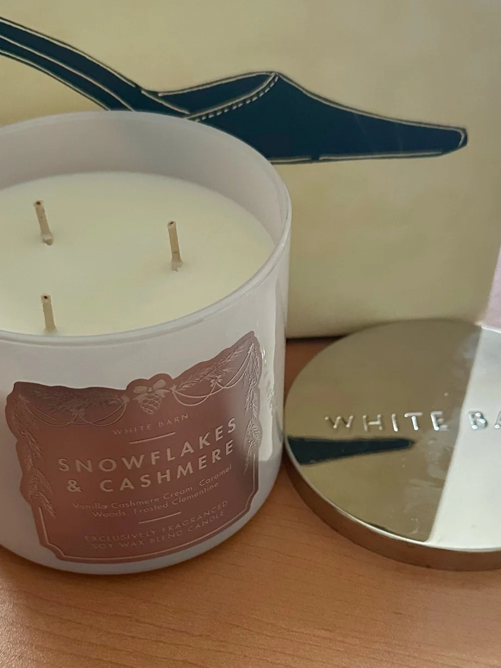 White Barn Snowflakes & Cashmere 3-Wick Scented Candle